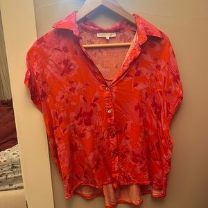 Never worn olivaceous pink and red floral top. Size small.